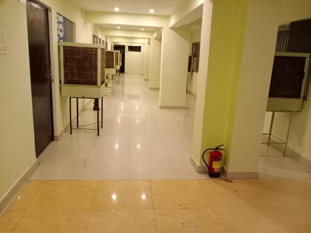 S S Hotel And Restaurant By Wb Economy Jaunpur Экстерьер фото